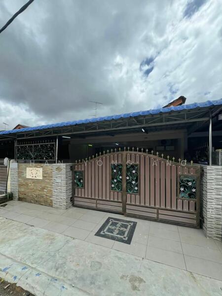 1-storey Terraced House for Sale in Taman Senai Utama (Kulai) - Han Yong Ang - Exterior - PropertyGuru.com.my