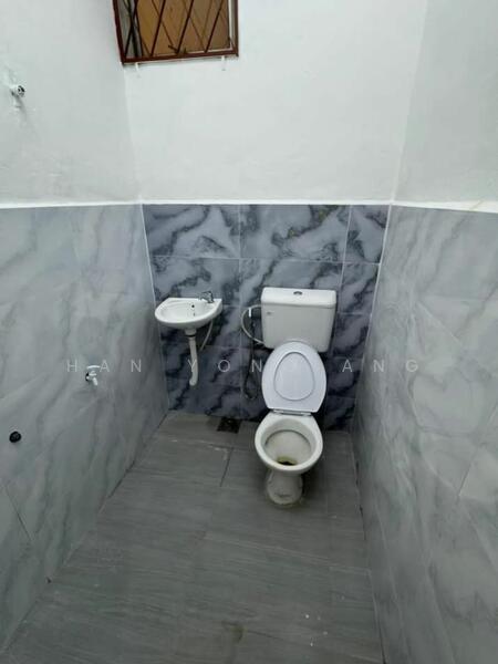 1-storey Terraced House for Sale in Taman Senai Utama (Kulai) - Han Yong Ang - Bathroom - PropertyGuru.com.my