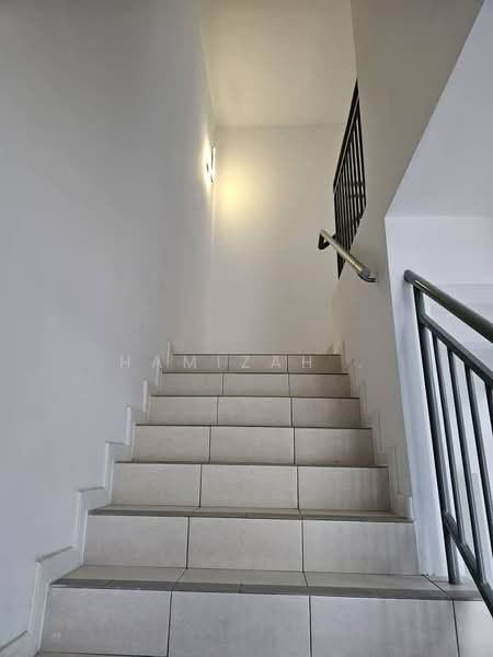 Terraced House for Rent in Bandar Mahkota Banting (Tanjong Duabelas) - Hamizah . - Corridor - PropertyGuru.com.my