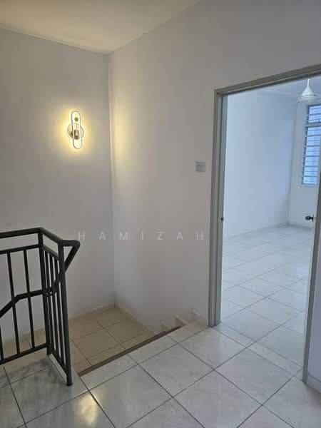 Terraced House for Rent in Bandar Mahkota Banting (Tanjong Duabelas) - Hamizah . - Interior - PropertyGuru.com.my
