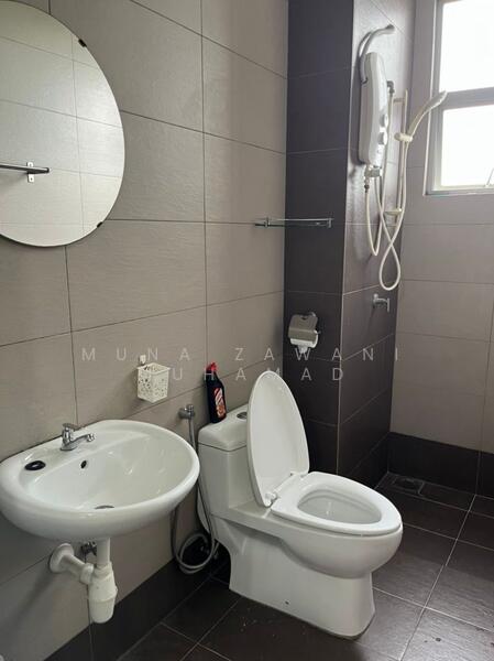 Condominium for Sale at LakeView Residency - Muna Zawani Muhamad - Bathroom - PropertyGuru.com.my