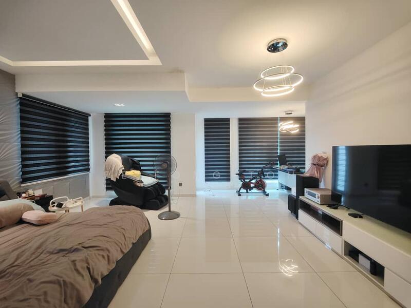 Link Bungalow for Sale in Austin Perdana (Tebrau) - Ee Fong Toh - Living Room - PropertyGuru.com.my