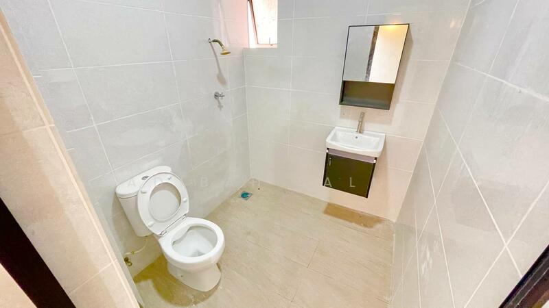 Terraced House for Sale in Petaling Jaya (Selangor) - Adibah Salim - Bathroom - PropertyGuru.com.my
