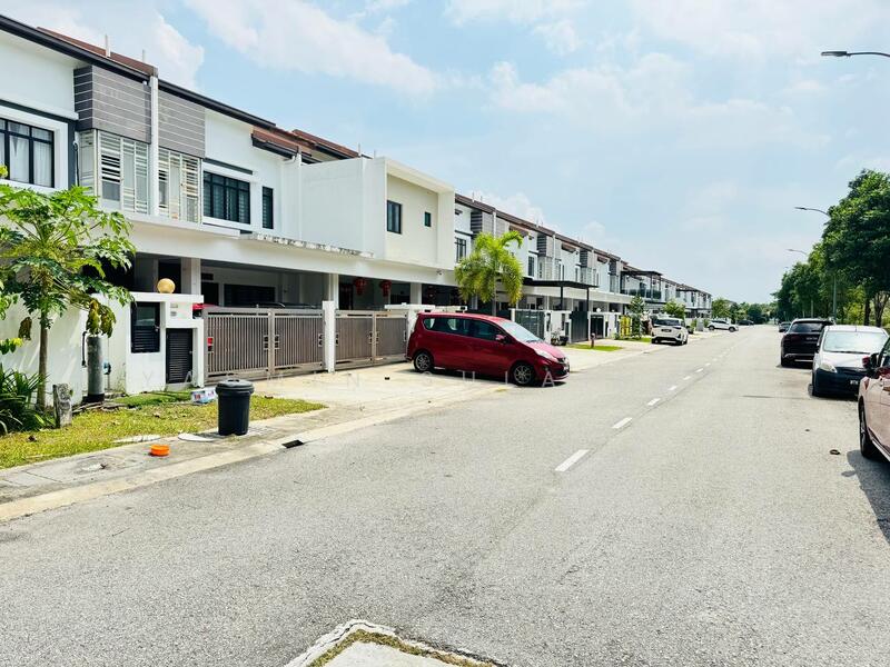 2-storey Terraced House for Sale in Seksyen U13 (Setia Alam) - Yasmin Sulaiman - Exterior - PropertyGuru.com.my
