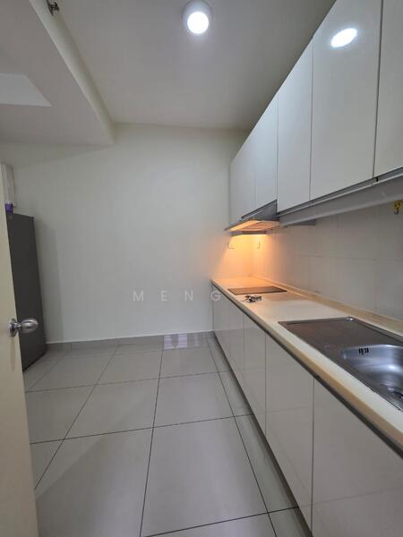 Apartment for Sale at Austin Suites (Permata Austin) - Meng . - Kitchen - PropertyGuru.com.my