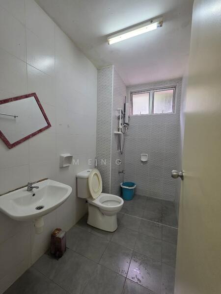 Apartment for Sale at Austin Suites (Permata Austin) - Meng . - Bathroom - PropertyGuru.com.my