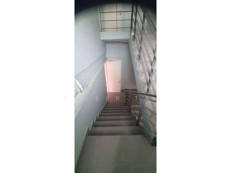 Semi-D Factory for Rent in Bandar Baru Bangi (Selangor) - Tabber Tan - Corridor - PropertyGuru.com.my
