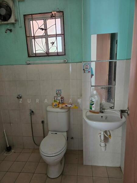Semi-Detached House for Rent in Bandar Bukit Mahkota (Bangi) - Zuraidah Dan - Bathroom - PropertyGuru.com.my
