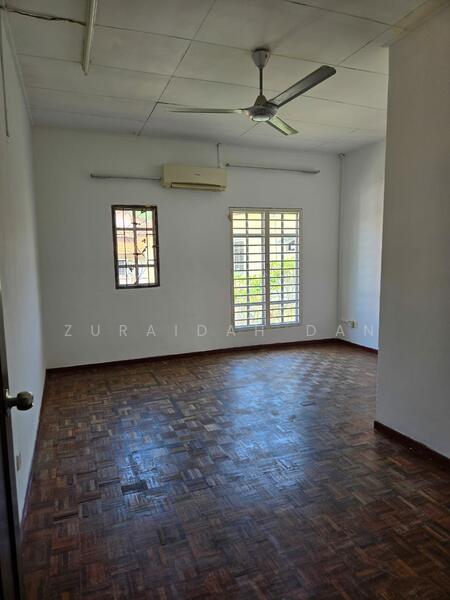 Semi-Detached House for Rent in Bandar Bukit Mahkota (Bangi) - Zuraidah Dan - Bedroom - PropertyGuru.com.my