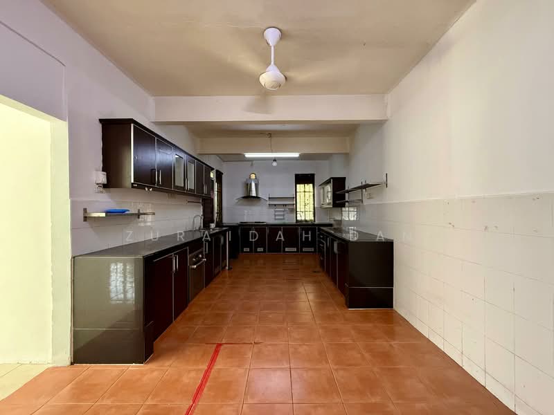 Semi-Detached House for Rent in Bandar Bukit Mahkota (Bangi) - Zuraidah Dan - Kitchen - PropertyGuru.com.my
