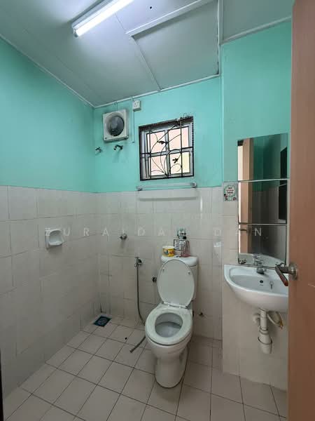 Semi-Detached House for Rent in Bandar Bukit Mahkota (Bangi) - Zuraidah Dan - Bathroom - PropertyGuru.com.my