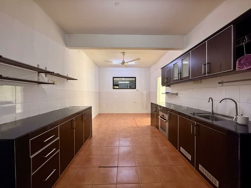 Semi-Detached House for Rent in Bandar Bukit Mahkota (Bangi) - Zuraidah Dan - Kitchen - PropertyGuru.com.my
