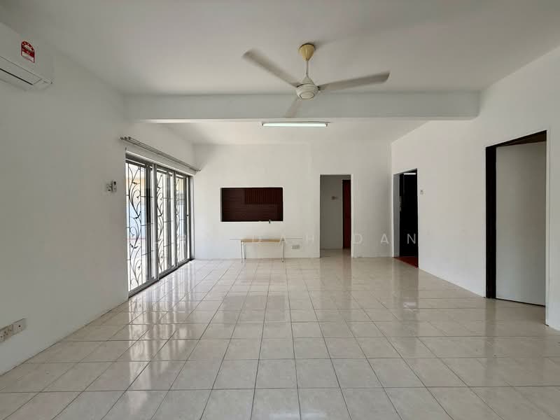 Semi-Detached House for Rent in Bandar Bukit Mahkota (Bangi) - Zuraidah Dan - Living Room - PropertyGuru.com.my