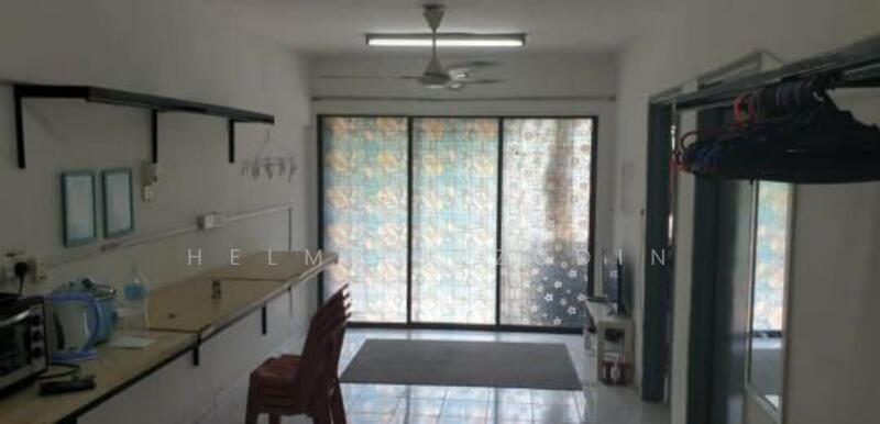 Apartment for Sale at Pangsapuri Perdana - HELMY IZZUDIN - Living Room - PropertyGuru.com.my
