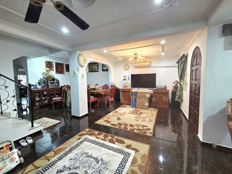 2 Storey Terrace House, Jalan Mimbar, Bukit Jelutong untuk Untuk Dijual - RM 980,000, Feb 2026 - Living Room - PropertyGuru.com.my