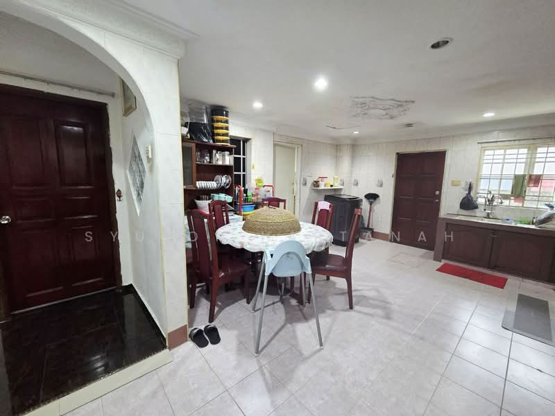 2 Storey Terrace House, Jalan Mimbar, Bukit Jelutong untuk Untuk Dijual - RM 980,000, Feb 2026 - Kitchen - PropertyGuru.com.my