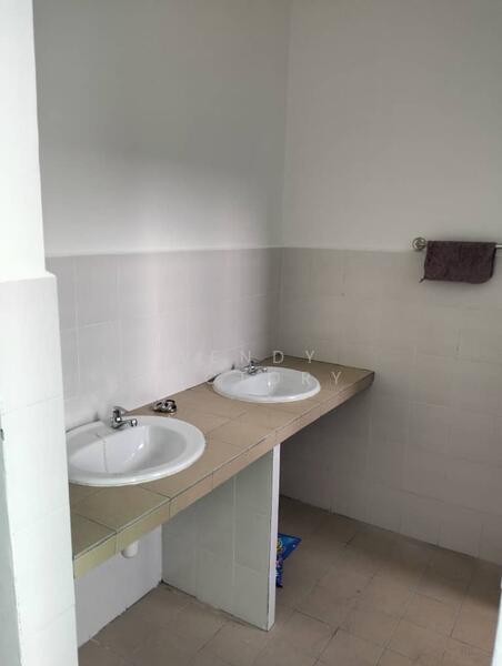 Shop for Rent in Taman Nibong Tebal Jaya (Nibong Tebal) - Wendy Victory - Bathroom - PropertyGuru.com.my