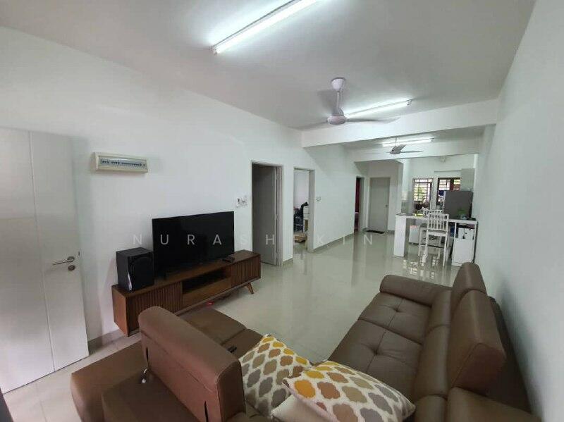 Townhouse for Rent in Beranang (Selangor) - Nurashekin . - Living Room - PropertyGuru.com.my