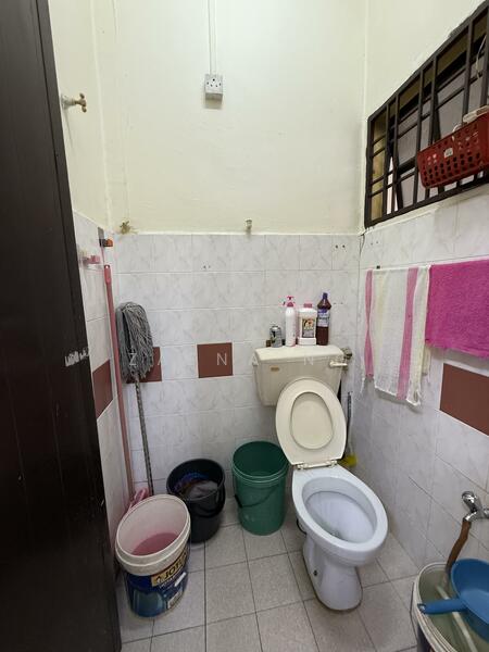 2-storey Terraced House for Sale in Teluk Pulai (Klang) - Zaena Ng - Bathroom - PropertyGuru.com.my