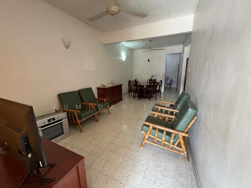 1-storey Terraced House for Sale in Petaling Jaya (Selangor) - JUMIDAH (JUE) - Living Room - PropertyGuru.com.my