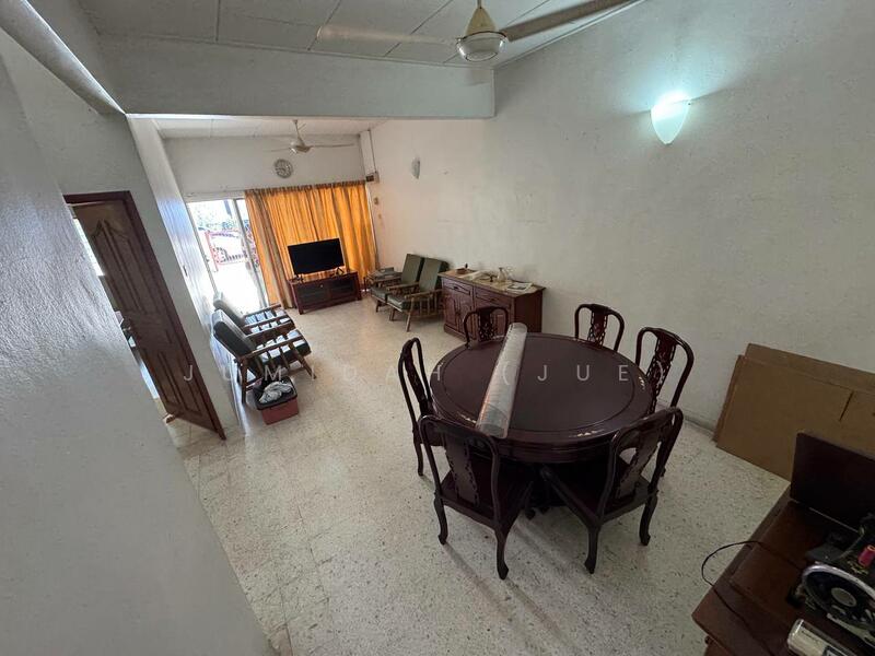 1-storey Terraced House for Sale in Petaling Jaya (Selangor) - JUMIDAH (JUE) - Living Room - PropertyGuru.com.my