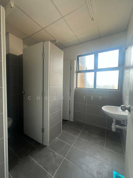 Kulai Empire Park untuk Untuk Disewa - RM 6,000 /bulan, Feb 2026 - Bathroom - PropertyGuru.com.my