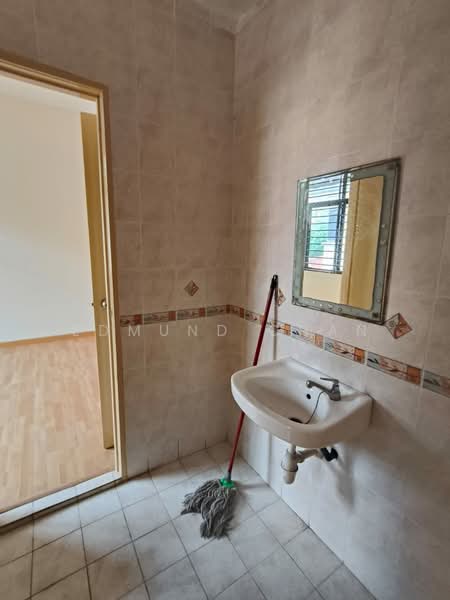 Rumah Kluster untuk Dijual di Taman Mutiara Indah (Puchong) - Edmund - Bathroom - PropertyGuru.com.my