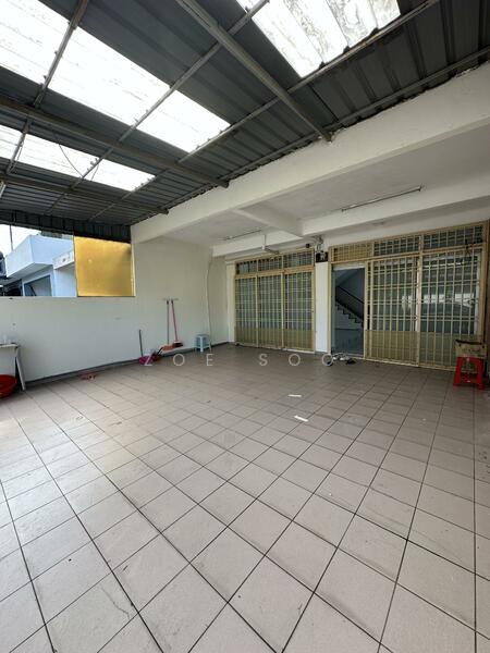 1-storey Terraced House for Sale in Taman Puteri Wangsa (Ulu Tiram) - Zoe Soo - Garage-车房 - PropertyGuru.com.my