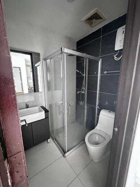 Condominium for Rent at Royal Strand @ Country Garden Danga Bay - Chin How Yap - Bathroom - PropertyGuru.com.my