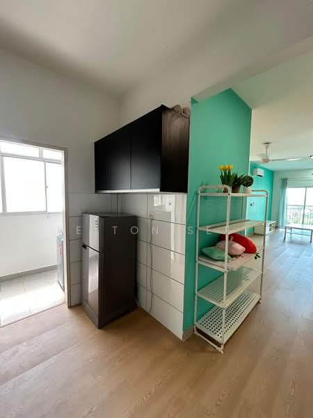 Condominium for Sale at The Holmes 1 - Kelton Seet - Kitchen - PropertyGuru.com.my