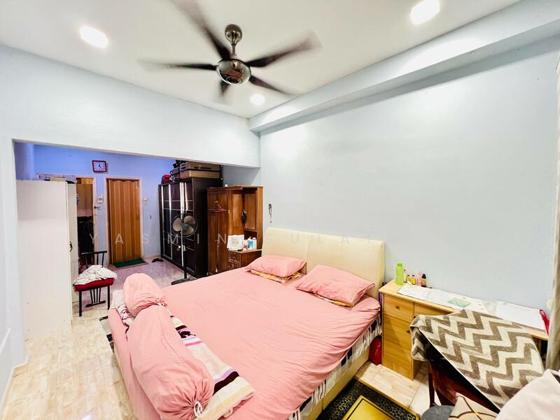 RENOVATED EXTENDED Double Storey Terrace Taman Selayang Indah untuk Untuk Dijual - RM 800,000, Feb 2026 - Bedroom - PropertyGuru.com.my