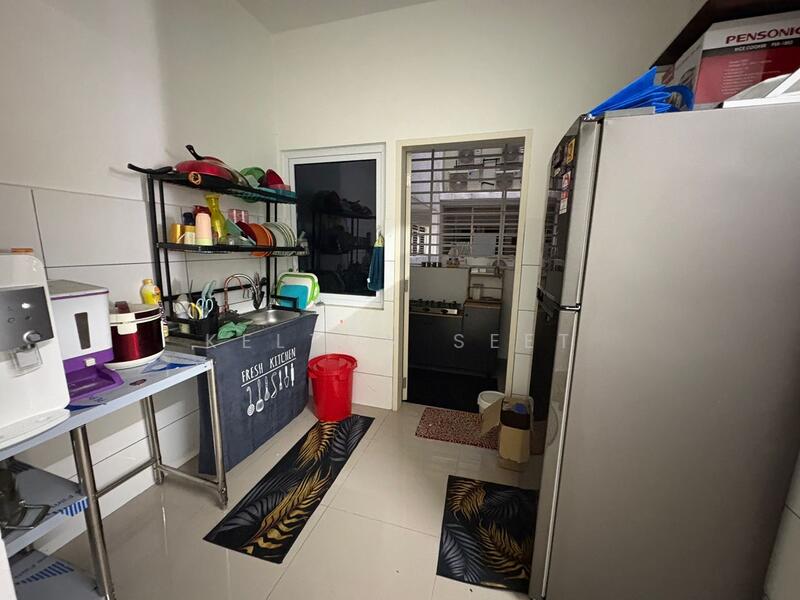 Condominium for Sale at The Holmes 1 - Kelton Seet - Kitchen - PropertyGuru.com.my