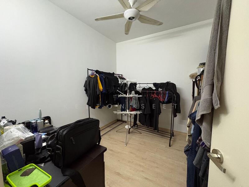 Condominium for Sale at The Holmes 1 - Kelton Seet - Bedroom - PropertyGuru.com.my