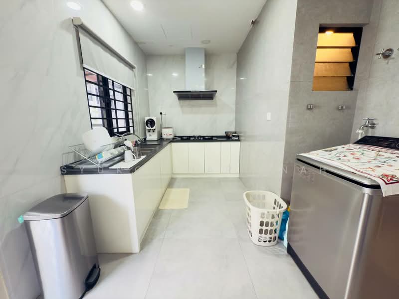 Double Storey Superlink House, TYPE AKASIA Cahaya Alam Seksyen U12 Shah Alam untuk Untuk Dijual - RM 1,080,000, Mac 2026 - Kitchen - PropertyGuru.com.my
