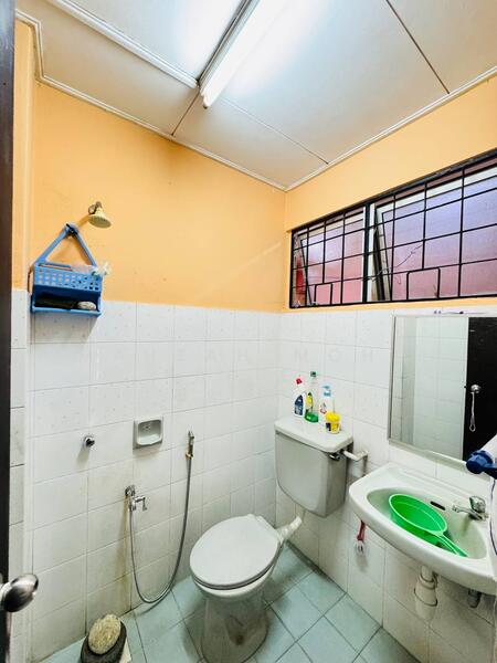 2-storey Terraced House for Sale in Usj 11 (Subang Jaya) - Mahzah Mohd Rapiee - Bathroom - PropertyGuru.com.my
