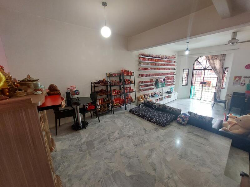 2-storey Terraced House for Sale in Sungai Long (Bandar Sungai Long) - Ray Foo - Living Room - PropertyGuru.com.my
