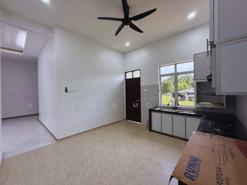 2 Unit Rumah Semi-D Setingkat di Kg. Alur Tuman, Marang, Terengganu berdekatan Pantai Kelulut untuk Untuk Dijual - RM 397,000, Mac 2026 - Kitchen - PropertyGuru.com.my