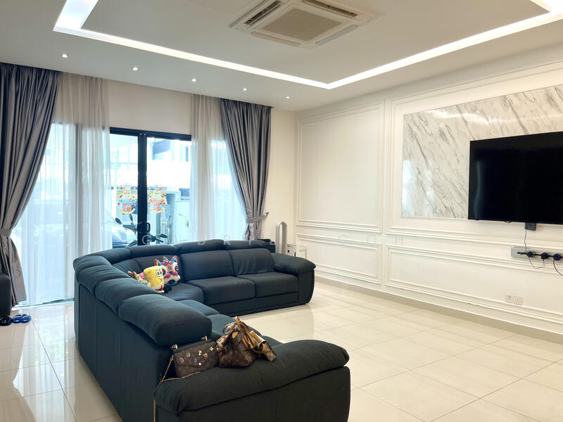 3-storey Terraced House for Sale in Duta Villa (Setia Alam) - GABRIEL GOH - Living Room - PropertyGuru.com.my