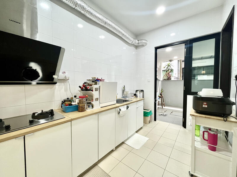 3-storey Terraced House for Sale in Duta Villa (Setia Alam) - GABRIEL GOH - Kitchen - PropertyGuru.com.my