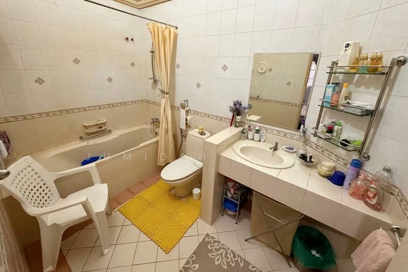 Seksyen 8 untuk Untuk Dijual - RM 2,150,000, Feb 2026 - Bathroom - PropertyGuru.com.my