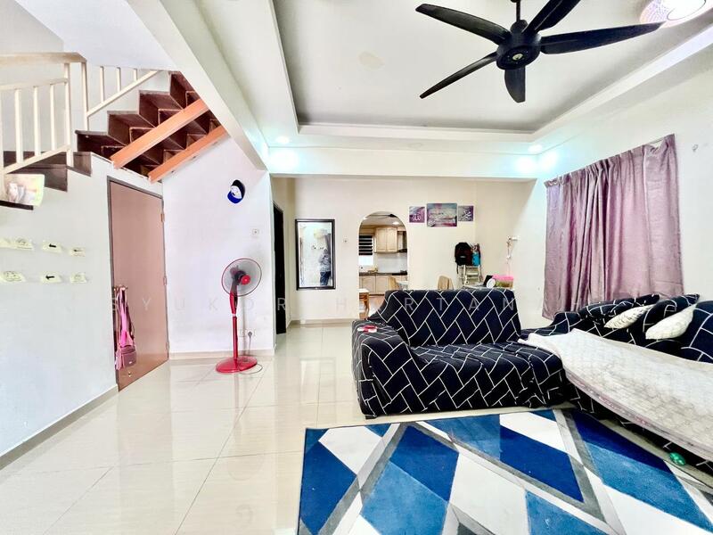 2-storey Terraced House for Sale in Jenjarom (Selangor) - Syukor Hartanah - Living Room - PropertyGuru.com.my