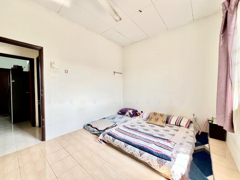 2-storey Terraced House for Sale in Jenjarom (Selangor) - Syukor Hartanah - Bedroom - PropertyGuru.com.my