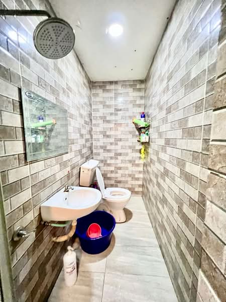 2-storey Terraced House for Sale in Jenjarom (Selangor) - Syukor Hartanah - Bathroom - PropertyGuru.com.my