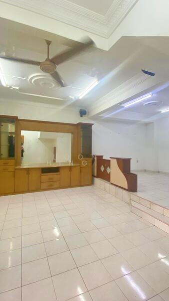 2-storey Terraced House for Sale in Taman Bukit Mewah (Tampoi) - Loong Hing Liong - Living Room - PropertyGuru.com.my