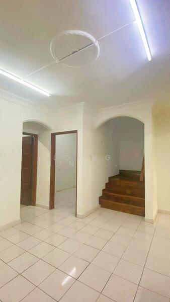 2-storey Terraced House for Sale in Taman Bukit Mewah (Tampoi) - Loong Hing Liong - Interior - PropertyGuru.com.my