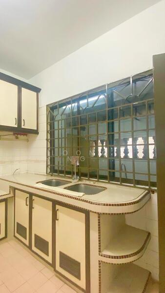 2-storey Terraced House for Sale in Taman Bukit Mewah (Tampoi) - Loong Hing Liong - Kitchen - PropertyGuru.com.my