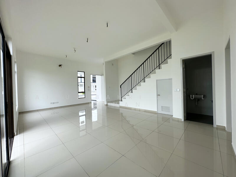 Rumah Teres 2 Tingkat untuk Dijual di Shah Alam (Selangor) - Saiful Bahri Abdul Manan - Living Room - PropertyGuru.com.my