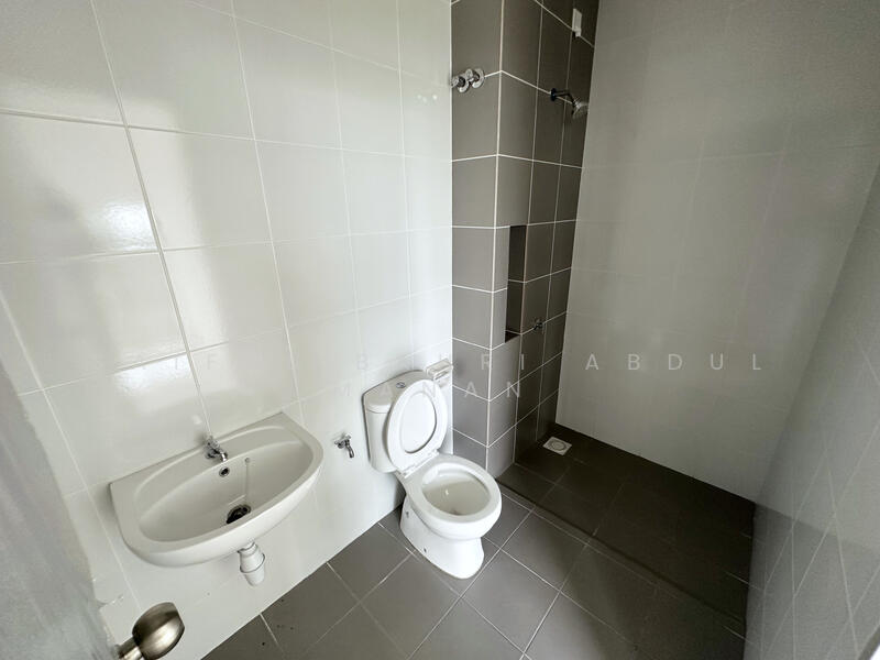 Rumah Teres 2 Tingkat untuk Dijual di Shah Alam (Selangor) - Saiful Bahri Abdul Manan - Bathroom - PropertyGuru.com.my