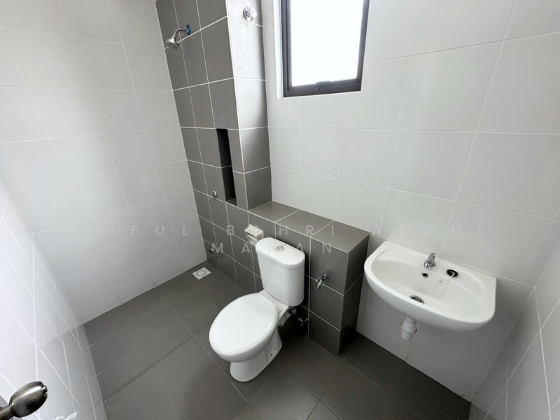 Rumah Teres 2 Tingkat untuk Dijual di Shah Alam (Selangor) - Saiful Bahri Abdul Manan - Bathroom - PropertyGuru.com.my