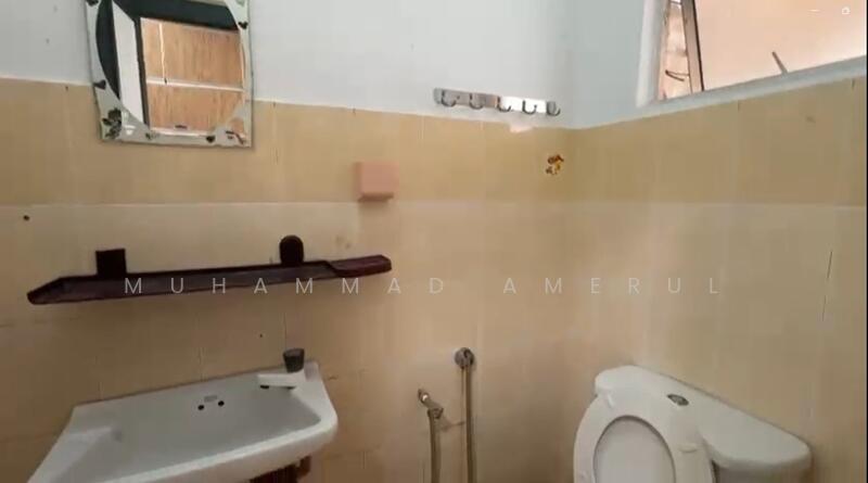 Apartment for Rent at Bayu Villa - Muhammad Amerul - Bathroom - PropertyGuru.com.my